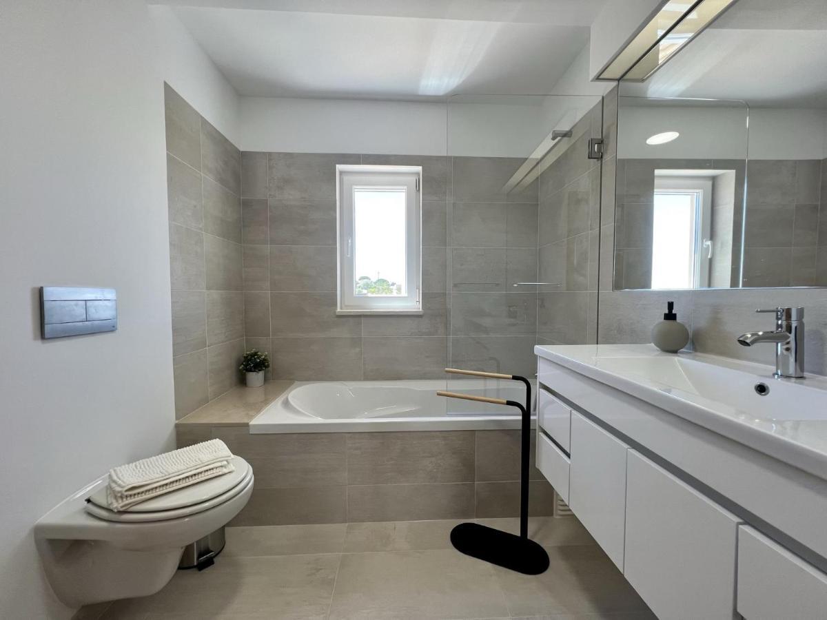 Deluxe With Pool By Homing